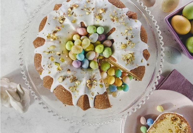 Wow Your Easter Guests With Easy Spring Surprise Cake!